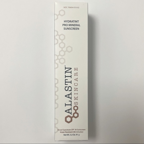 SALE🏷️Alastin HydraTint Pro Mineral Broad Spectrum Sunscreen SPF 36 - Picture 1 of 4